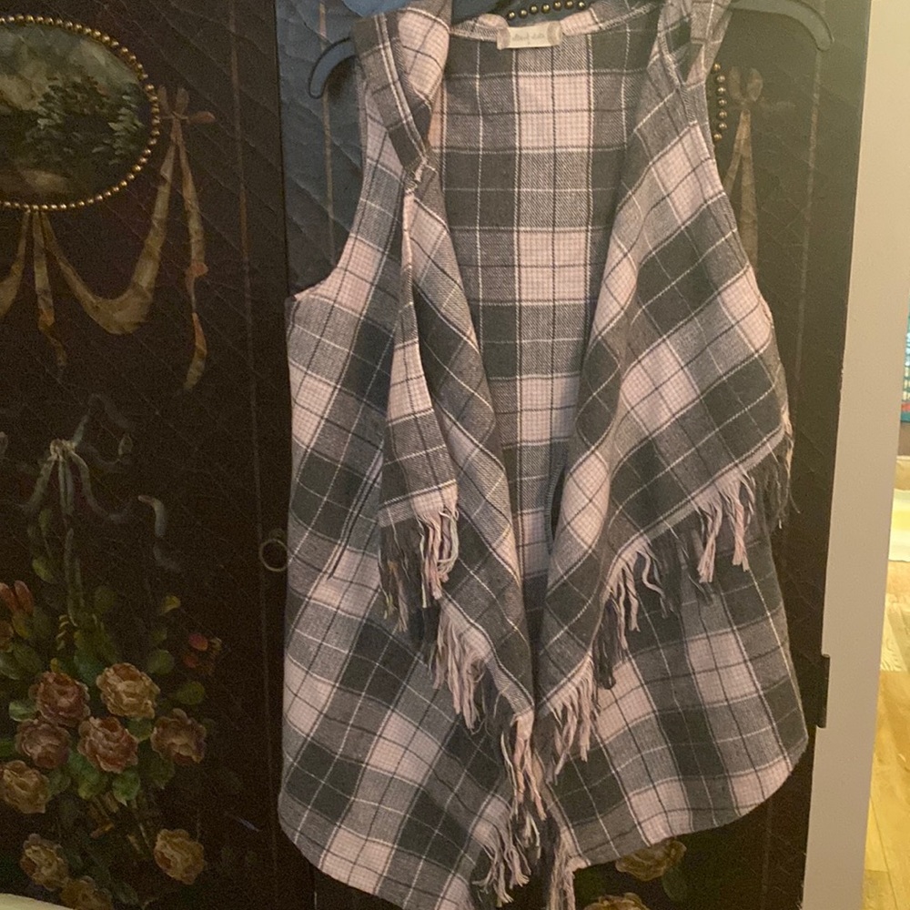 NWT Altar’d State plaid fringed hooded vest. Size Small.